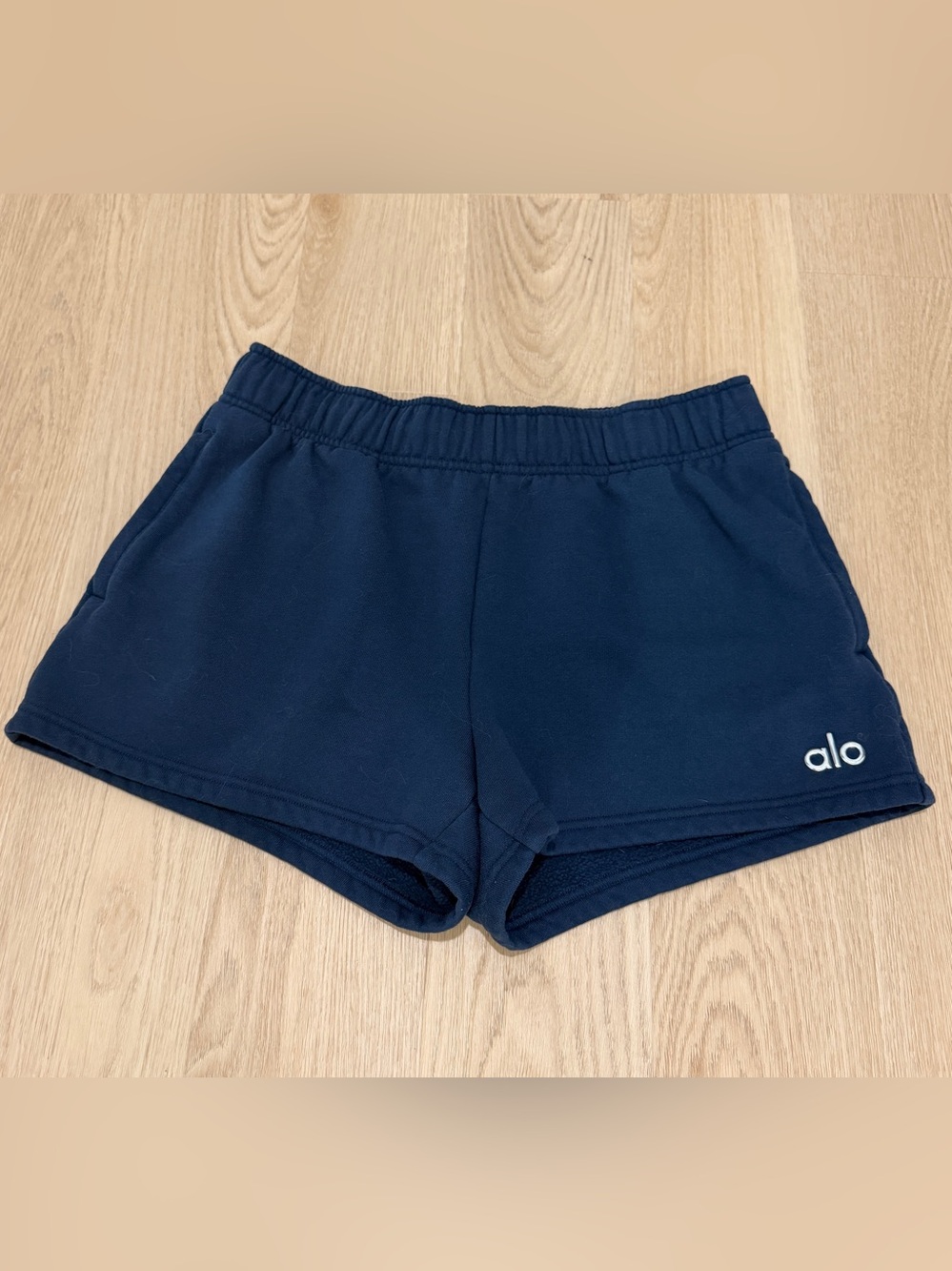 ALO Yoga Navy Accolade Athletic Shorts with Elastic Waist